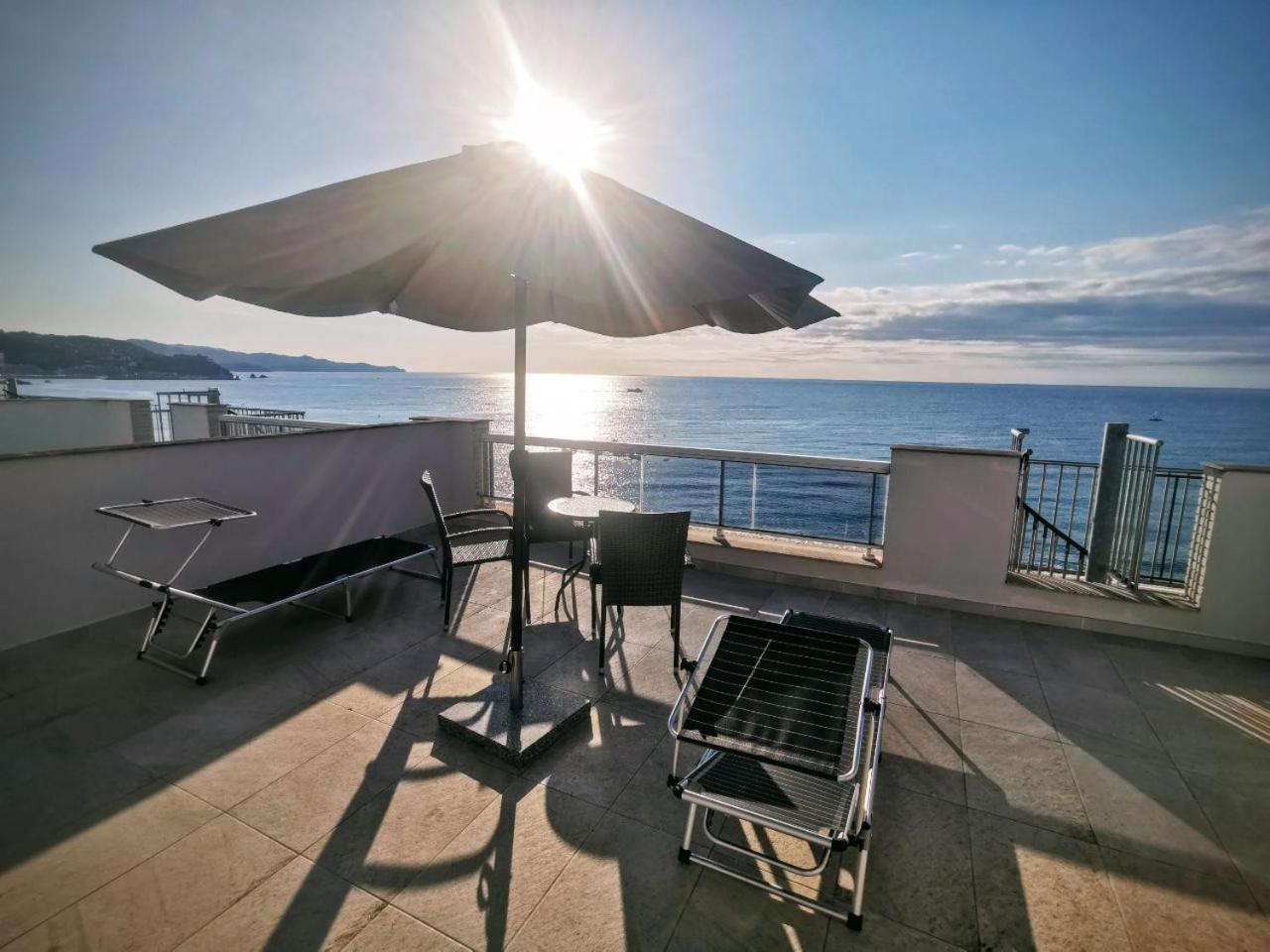 Seafront Apartment In Blanes Eksteriør bilde